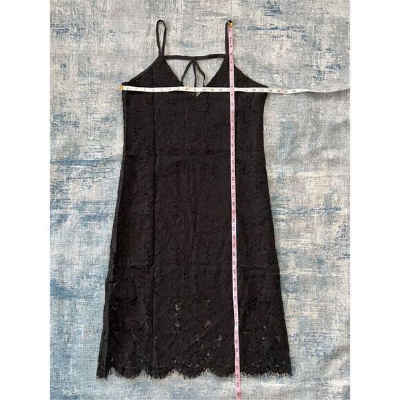 NWT! Chaser Black Floral Lace Scallop Hem Strappy Slip Dress Medium - Picture 4 of 9